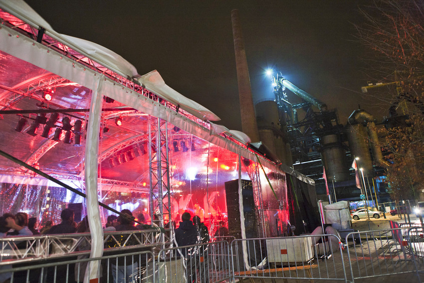 Die Außenbühne “Tent Stage” vor den Hochöfen Belvals beim Sonic Visions 2013